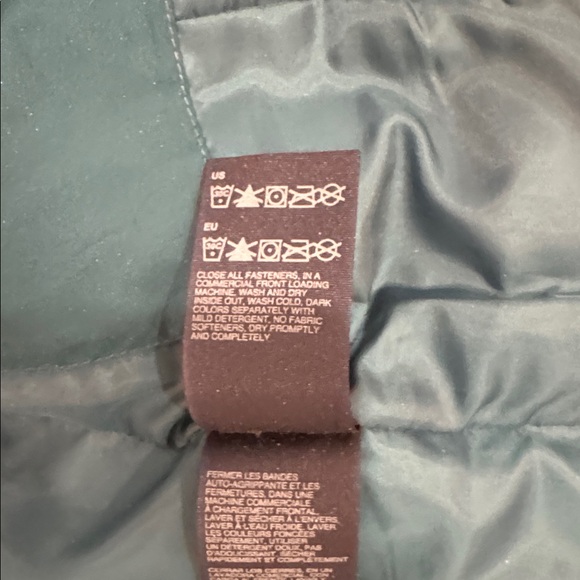 Stunning Tommy Hilfiger teal color size Small puffer vest - Picture 12 of 12